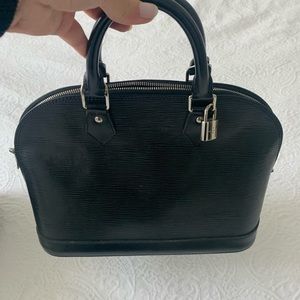 LV bag. Pristine condition.